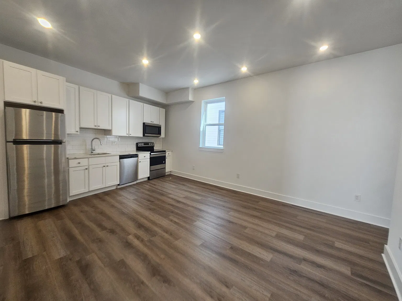 2 bed, $1,375 — Photo 4