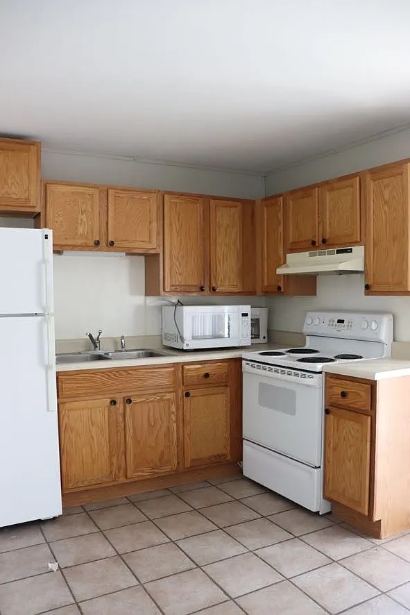 2 bed, 1000 sqft, $1,250 — Photo 2