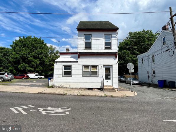 64 S Evans St APT 2