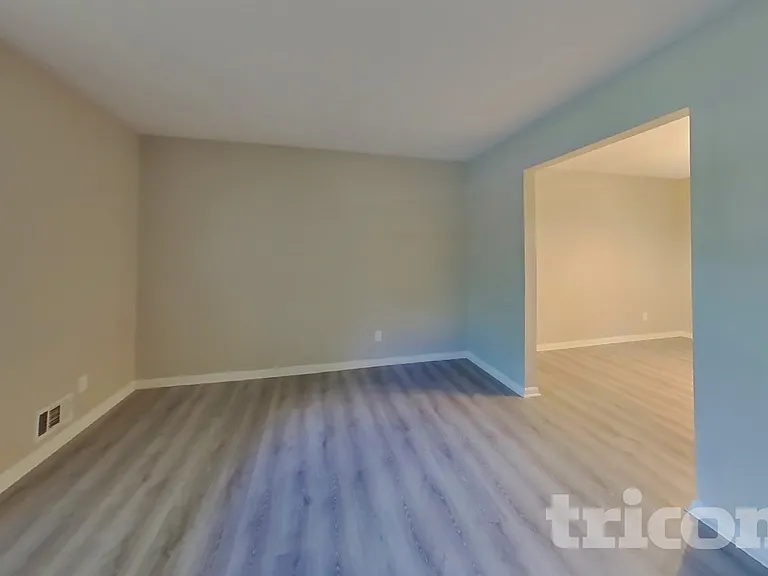 2270 Emerald Castle Dr — Photo 3