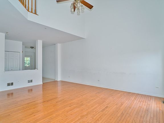 4th image of 2178 Yale Cir