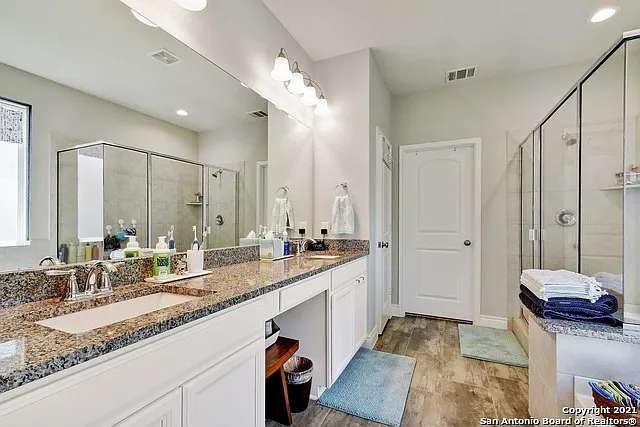 9113 Sunpool — Photo 22