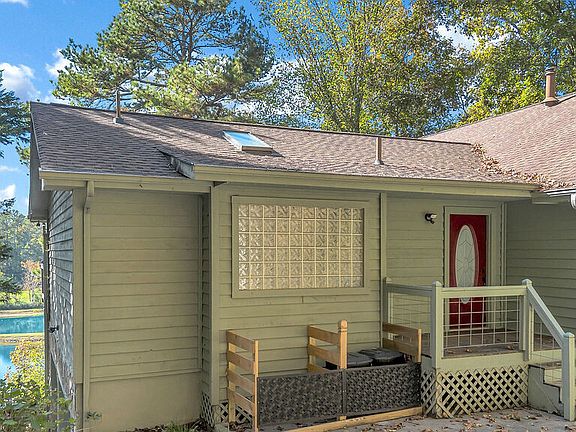 4th image of 357 Johns Way