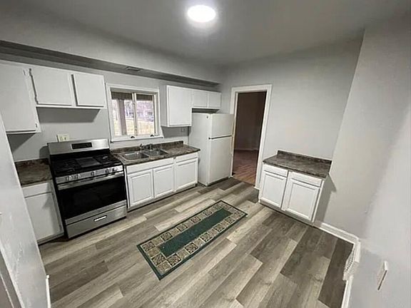 2nd image of 1013 Maple Ave