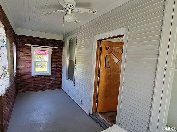 3rd image of 1008 N Logan St