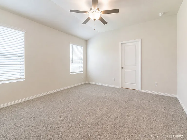 3230 Baehr Dr — Photo 11