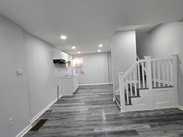 2011 S 56th St, Philadelphia, PA 19143