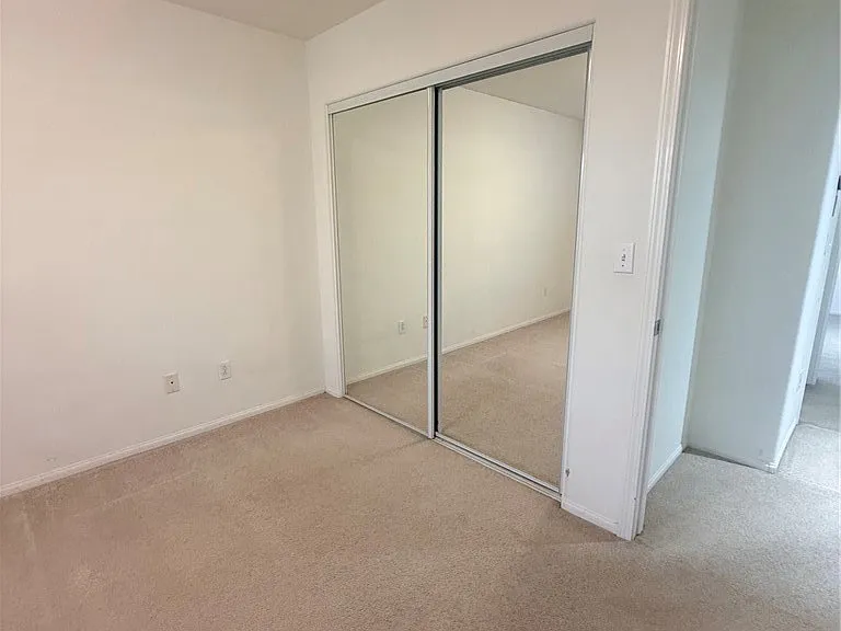 8554 Burnet Ave — Photo 15