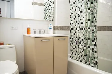 Rented by Space Marketing Shop
