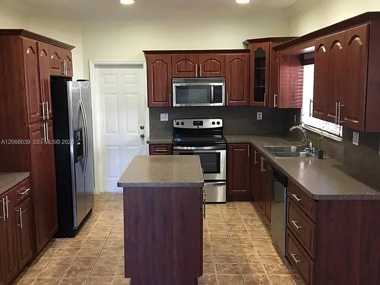 13471 SW 288th Ter — Photo 2