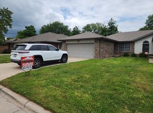 217 E Edgewood St, Springfield, MO 65807