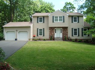 29 Marc Ct, Shrewsbury, NJ 07702