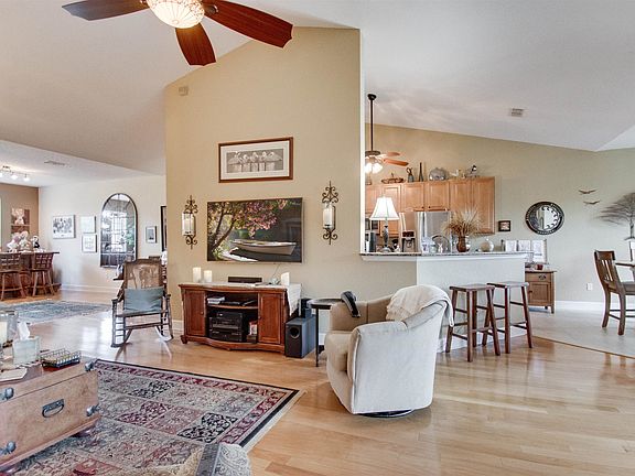 5th image of 150 Casa Bella Lane St