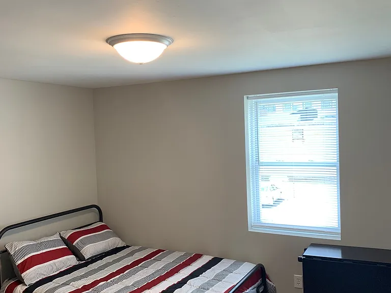 1413 East Washington Street — Photo 17