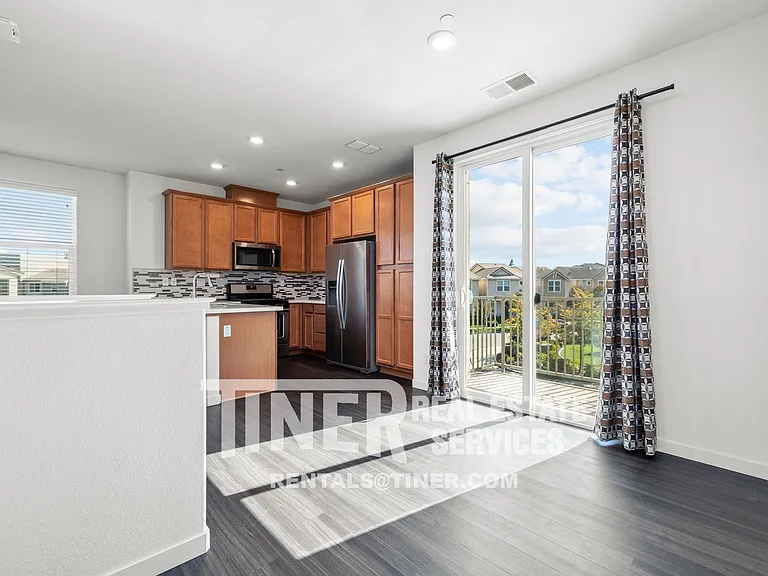4152 Rotor Ln — Photo 5