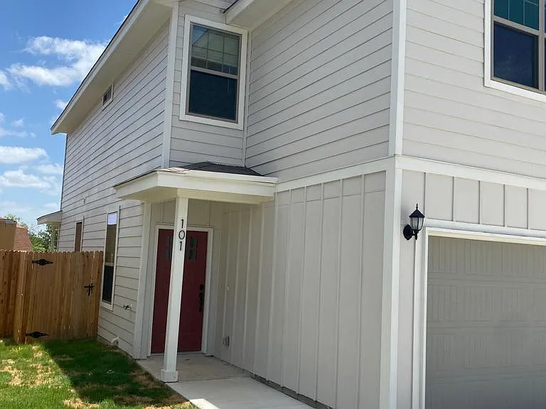 10313 Lynwood Vlg #101 — Photo 4