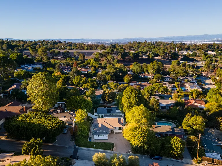 2219 Estribo Dr-5_10272025