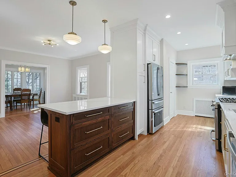 10 Robins Rd — Photo 9