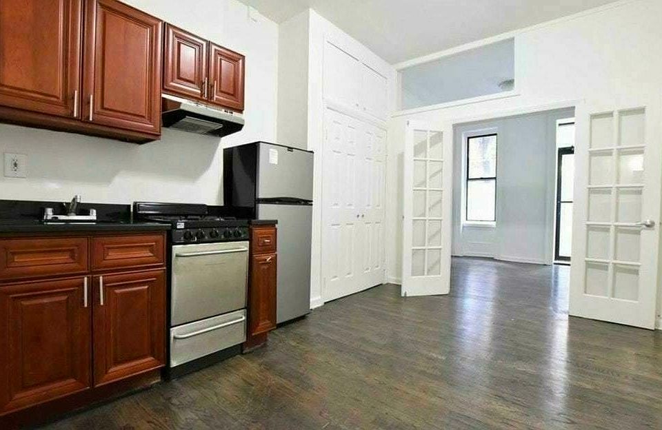 1st image of 437 W 46th St #1WR
