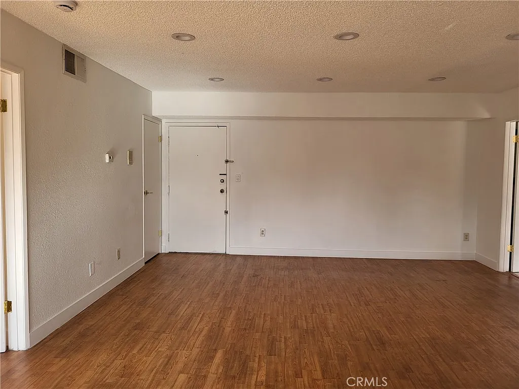 Building Photo - 18530 Hatteras St #333