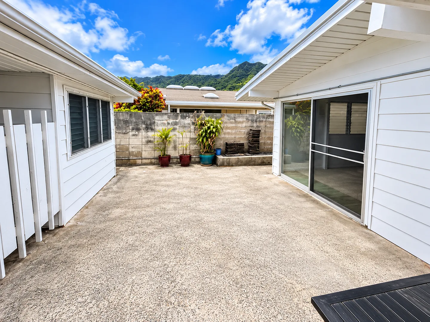 Spacious 4-Bedroom Rental in Manoa — Photo 4