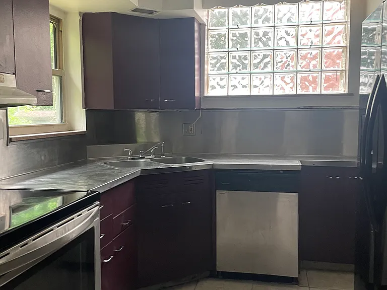 5806 Kennedy Ave — Photo 3