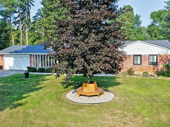 300 Sherman Ct, Ortonville, MI 48462