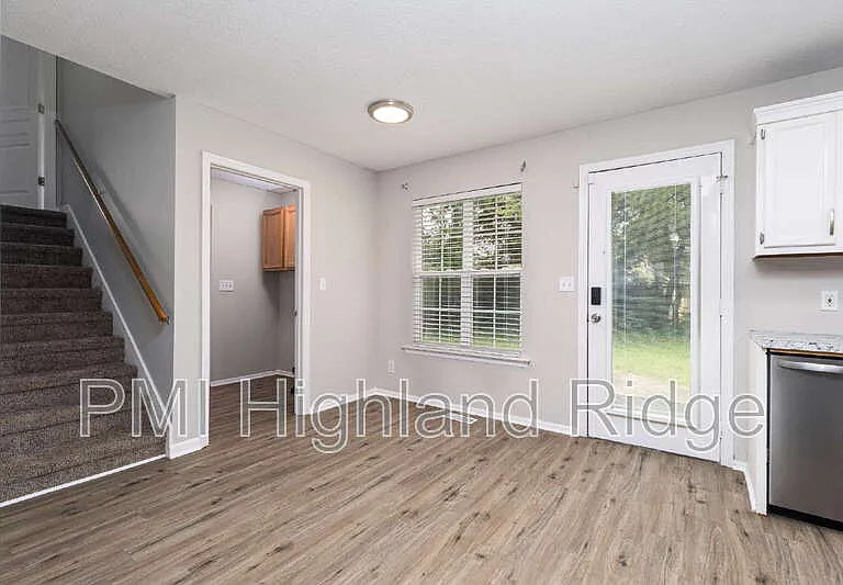 2414 Lismore Dr — Photo 13