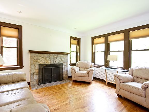 3rd image of 5841 N Kenton Ave