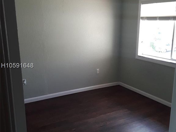 2nd image of 4910 Palm Garden Ln