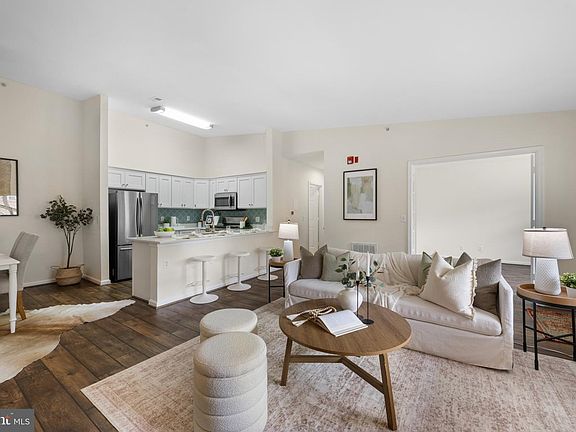 5th image of 12108 Tullamore Ct Unit 304