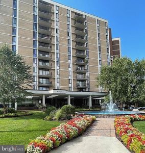 6800 Fleetwood Rd APT 1005, Mc Lean, VA, 22101