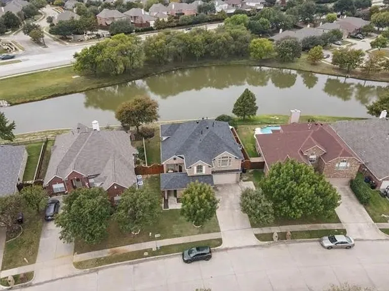 2051 Chisholm Trl — Photo 19