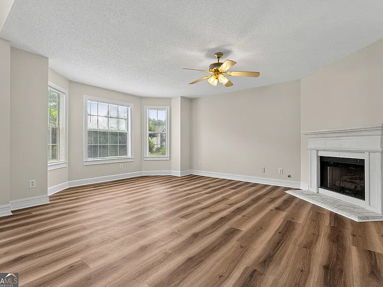 116 Summer Leigh Dr — Photo 4