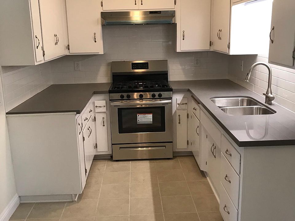 1st image of 224 W Olive St APT 1