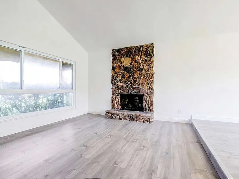 1516 Oscar St — Photo 10