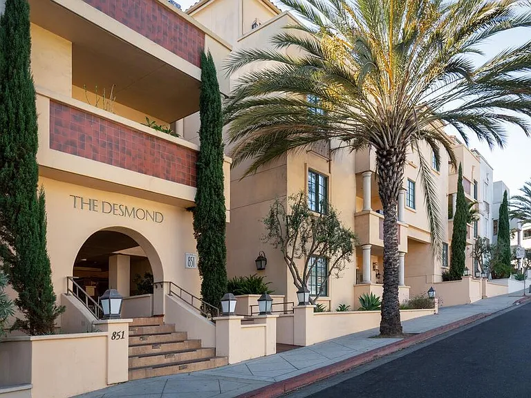 851 N San Vicente Blvd #117 — Photo 30