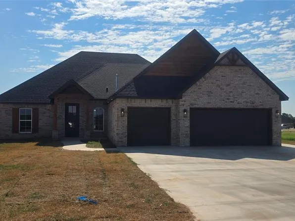 1163 Wolf Creek Dr, Blanchard, OK 73010
