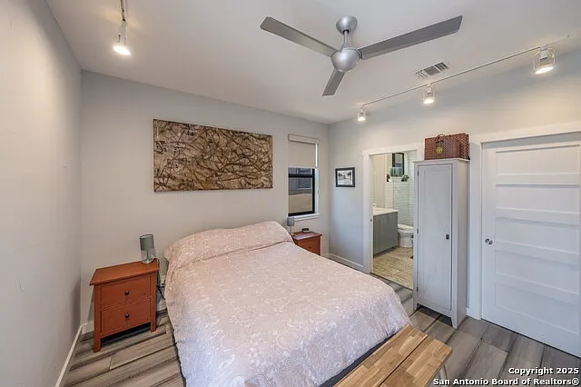 137 Lotus St — Photo 21