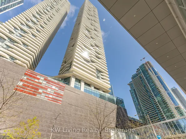 88 Harbour St #1010, Toronto, ON M5J 0C3