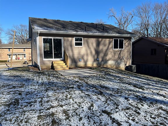2nd image of 1515 E Glenwood Dr