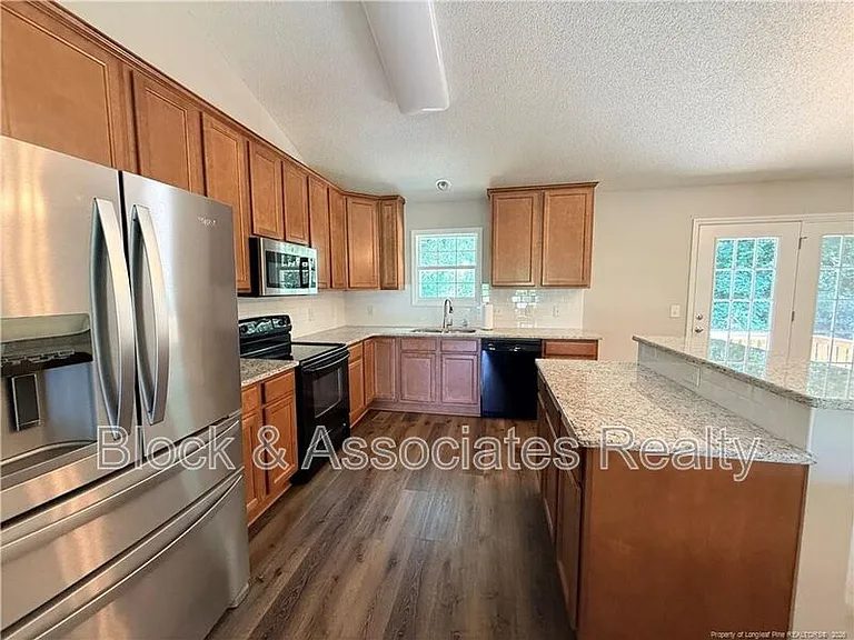 455 Crusaders Dr — Photo 5