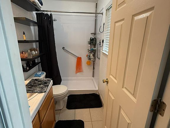 5th image of 136-132 E Lincoln Rd