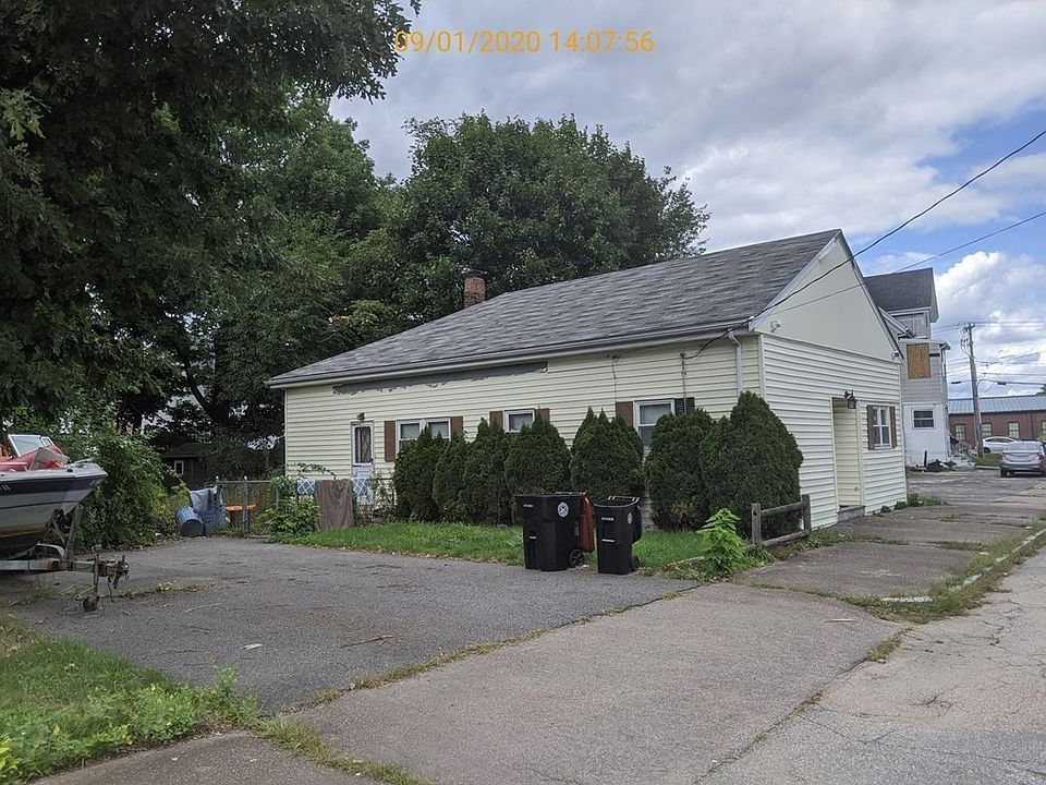 2nd image of 88 Emmet St
