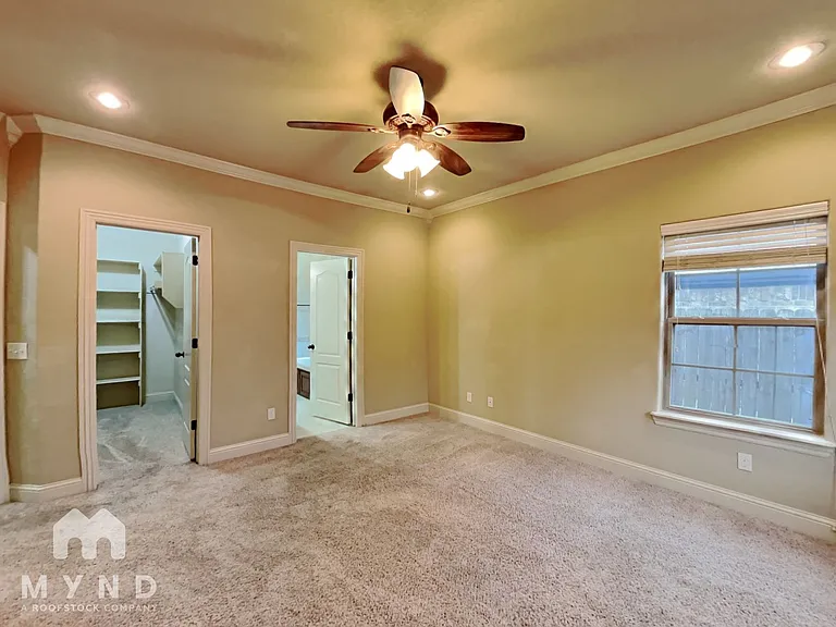 100 NE Larkspur Ln — Photo 10