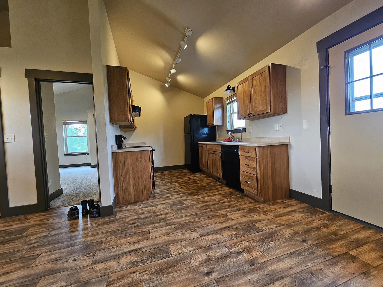 2 bed, 1200 sqft, $1,950 — Photo 3