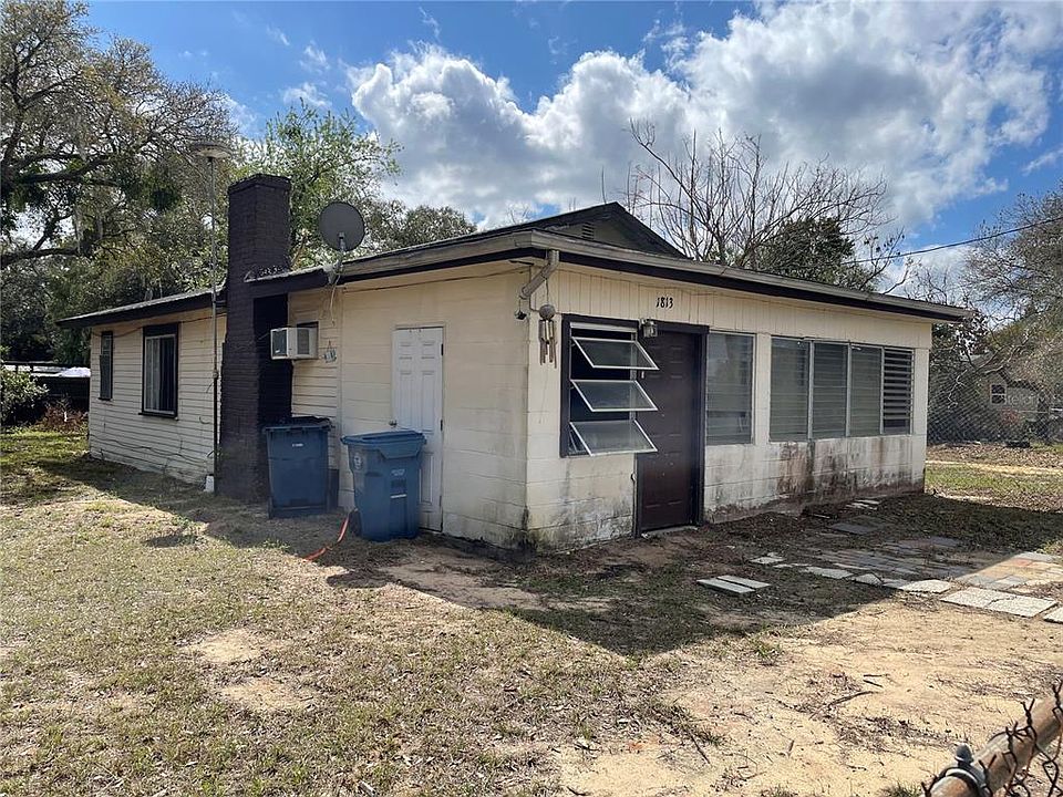 2nd image of 1813 Robinson Dr