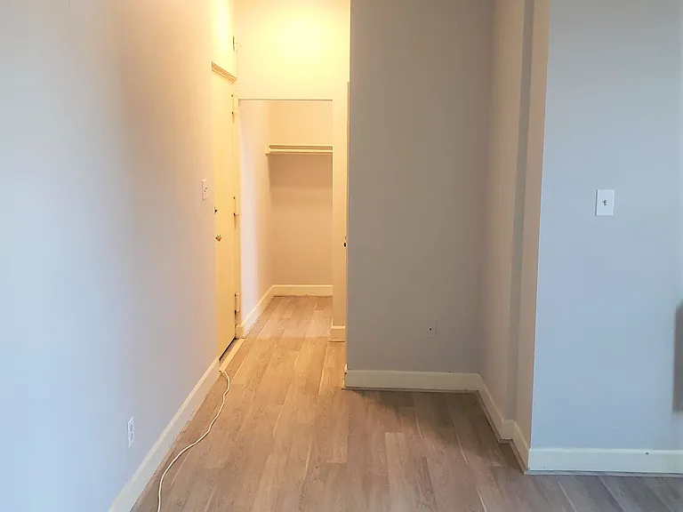 333 2nd St NE #1 — Photo 3