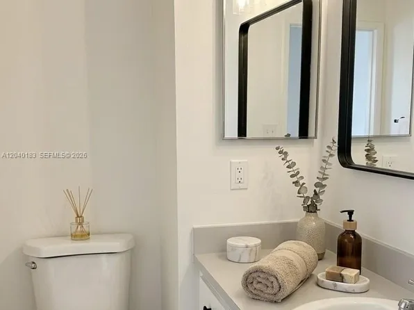 20825 NE 8th Ct APT 202-19, Miami, FL 33179