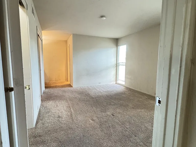 2101 Donald Dr — Photo 4